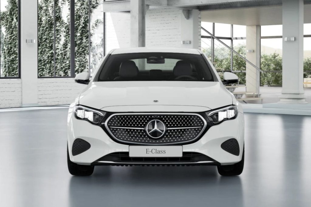 Mercedes-Benz E 200 Exclusive – ảnh thực tế tham khảo 3