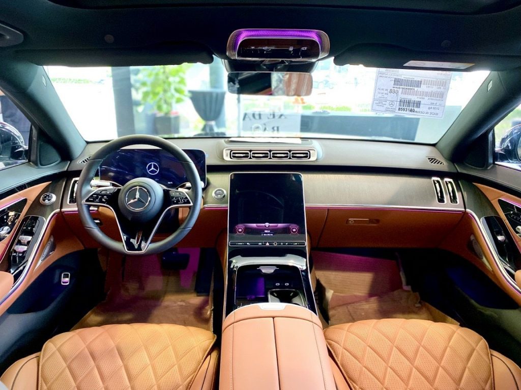 khoang lái s450 4matic